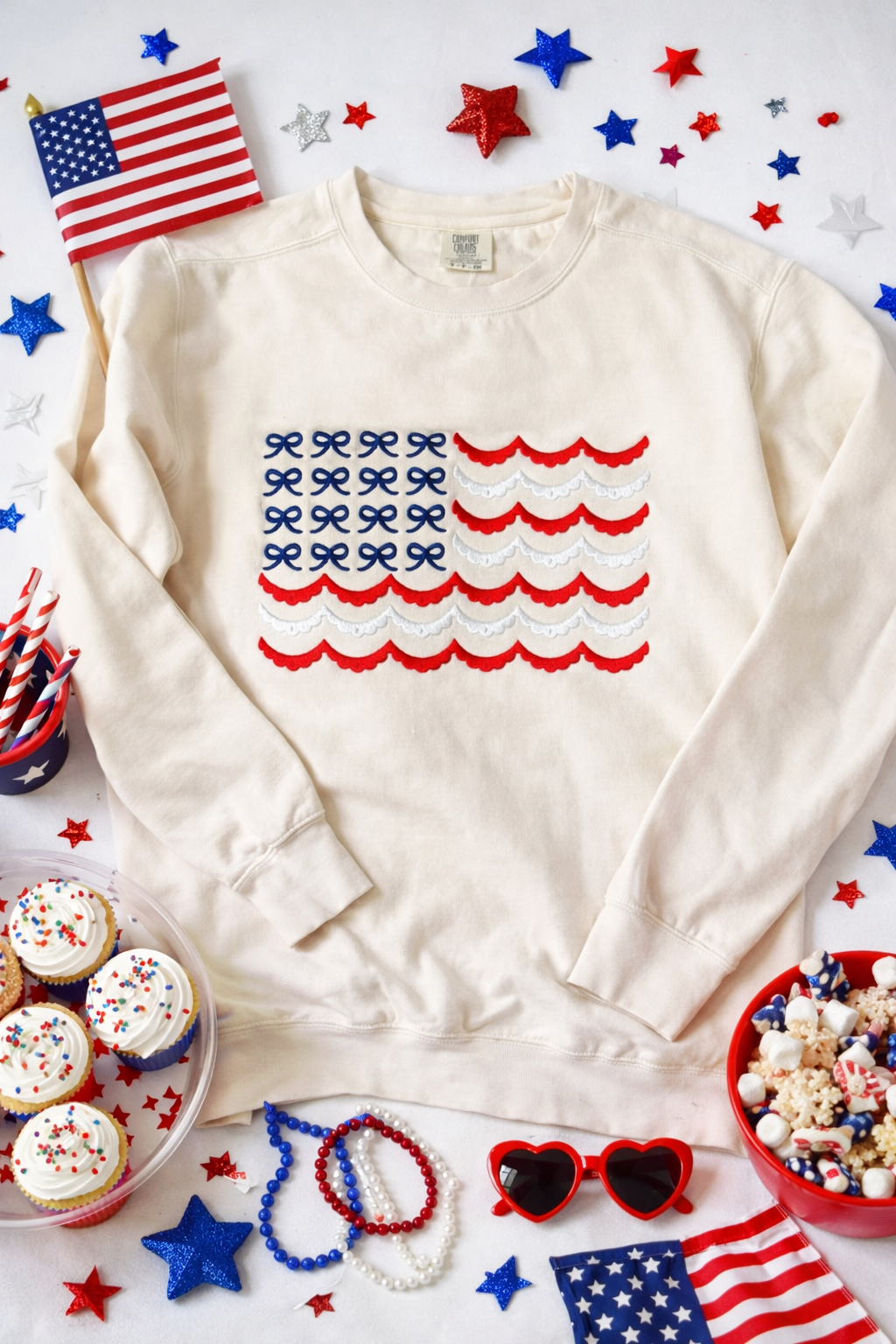 Scallop Bow Flag Sweatshirt- Ivory